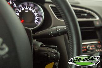 Peugeot 3008 1.2 PureTech Clima Navi Camera Style picture 14