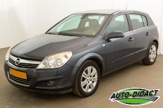 Auto incidentate Opel Astra 1.6 Cosmo Navi Stoelverwarming Leder 2009/9