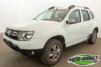 skadebil auto Dacia Duster 1.5 dCi Navi Camera Airco Leder Prestige 2016/3