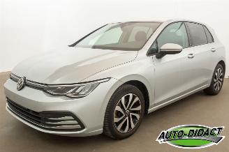 krockskadad bil auto Volkswagen Golf 1.0 Navi Camera 122.175 km Active 2023/3