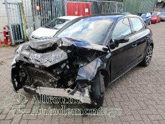 demontáž osobní automobily Audi A1 A1 Sportback (8XA/8XF) Hatchback 5-drs 1.2 TFSI (CBZA) [63kW]  (01-201=
2/04-2015) 2014