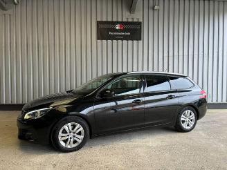 begagnad bil auto Peugeot 308 SW PureTech 1.2 Panorama / Navi / LED 2019/6