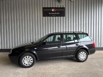 occasion passenger cars Volkswagen Golf IV Variant 1.6 Highline TUV 10-2027 2002/6
