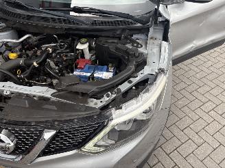 Vaurioauto  passenger cars Nissan Qashqai 1.2 Connect Edition 2014/8