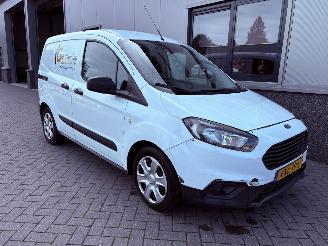 krockskadad bil bedrijf Ford Transit Courier Van 1.5 TDCI Trend Duratorq 2023/9