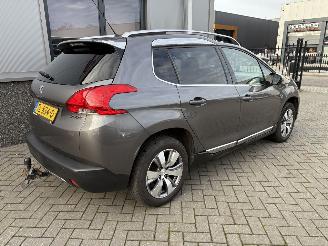 Peugeot 2008 1.2 PureTech Crossway picture 11