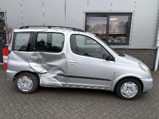 Toyota Yaris-verso 1.3 16V VVT-i Luna Automaat picture 2