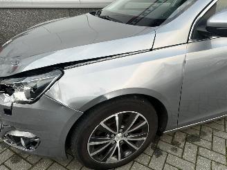 Peugeot 308 1.2 PureTech Allure Automaat picture 17