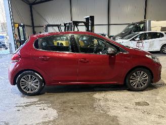 Peugeot 208 1.2 PureTech Automaat picture 27