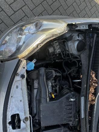 skadebil auto Suzuki Alto 1.0 Exclusive 2011/1