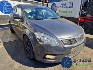 Salvage car Kia Cee d Cee'd (EDB5), Hatchback 5-drs, 2006 / 2012 1.4 CVVT 16V 2012/1