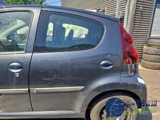 Peugeot 107 107, Hatchback, 2005 / 2014 1.0 12V picture 9
