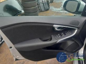 Volvo V-40 V40 (MV), Hatchback 5-drs, 2012 / 2019 2.0 D3 16V picture 22