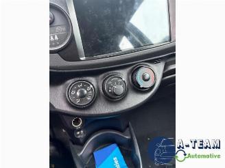 Toyota Yaris Yaris III (P13), Hatchback, 2010 / 2020 1.0 12V VVT-i picture 22