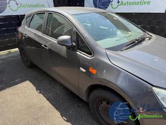 Opel Astra Astra J (PC6/PD6/PE6/PF6), Hatchback 5-drs, 2009 / 2015 1.7 CDTi 16V 110 picture 10