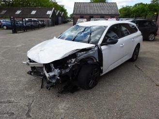 Salvage car Peugeot 308 308 SW (F4/FC/FN/FR), Combi 5-drs, 2021 1.2 12V PureTech 130 2022/11