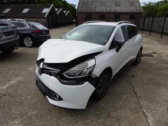 Vrakbiler auto Renault Clio Clio IV Estate/Grandtour (7R), Combi 5-drs, 2012 / 2021 0.9 Energy TCE 12V 2015/1