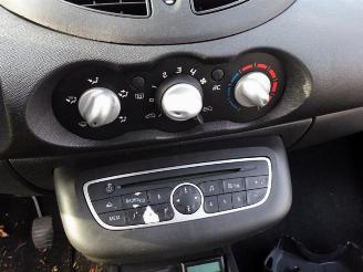 Renault Twingo Twingo II (CN), Hatchback 3-drs, 2007 / 2014 1.5 dCi 90 FAP picture 19