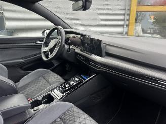 Volkswagen Golf 1.5 eTSI R-Line Business picture 13