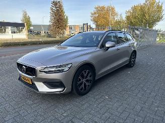 škoda osobní automobily Volvo V-60 2.0 B3 Essential Edition 2024/1