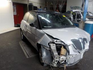 Lancia Ypsilon Ypsilon (843) Hatchback 1.2 (188.A.4000) [44kW]  (10-2003/12-2011) picture 2