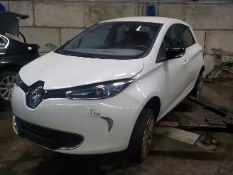 Vrakbiler auto Renault Zoé Zoé (AG) Hatchback 5-drs 46kW (5AM-450(5AM-B4)) [46kW]  (06-2012/...=
) 2013/0