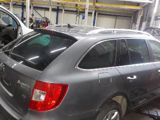 Skoda Superb Superb Combi (3TAC/TAF) Combi 1.6 TDI (CAYC) [77kW]  (09-2010/05-2015)= picture 3