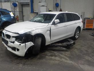 Vrakbiler auto BMW 3-serie 3 serie Touring (F31) Combi 320d 2.0 16V (N47-D20C) [135kW]  (07-2012/=
02-2016) 2014