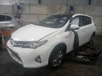 Uttjänta bilar auto Toyota Auris Auris (E18) Hatchback 5-drs 1.8 16V Hybrid (2ZRFXE) [100kW]  (10-2012/=
03-2019) 2014/4