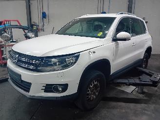 Vrakbiler auto Volkswagen Tiguan Tiguan (5N1/2) SUV 1.4 TSI 16V (CTHD) [118kW]  (05-2011/07-2018) 2013/0