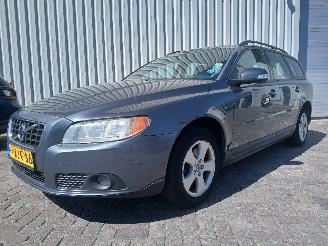 Damaged car Volvo V-70 V70 (BW) Combi 2.0 D 16V (D4204T(Euro 3)) [100kW]  (10-2007/12-2015) 2010/1