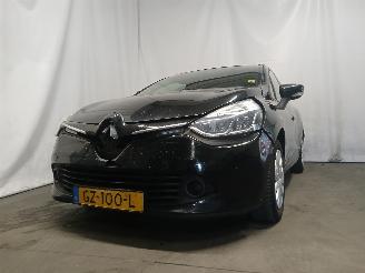 Auto incidentate Renault Clio Clio IV Estate/Grandtour (7R) Combi 5-drs 1.5 Energy dCi 90 FAP (K9K-6=
08(K9K-B6)) [66kW]  (11-2012/08-2021) 2015/5