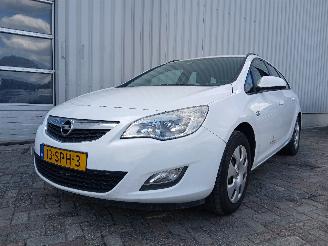 Auto incidentate Opel Astra Astra J Sports Tourer (PD8/PE8/PF8) Combi 1.7 CDTi 16V (A17DTR(Euro 5)=
) [81kW]  (10-2010/10-2015) 2011/11
