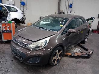 Vrakbiler auto Kia Rio Rio III (UB) Hatchback 1.4 CVVT 16V (G4FA) [80kW]  (09-2011/12-2017) 2011/6