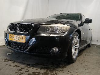 Damaged car BMW 3-serie 3 serie (E90) Sedan 318i 16V (N43-B20A) [105kW]  (09-2007/10-2011) 2009/9