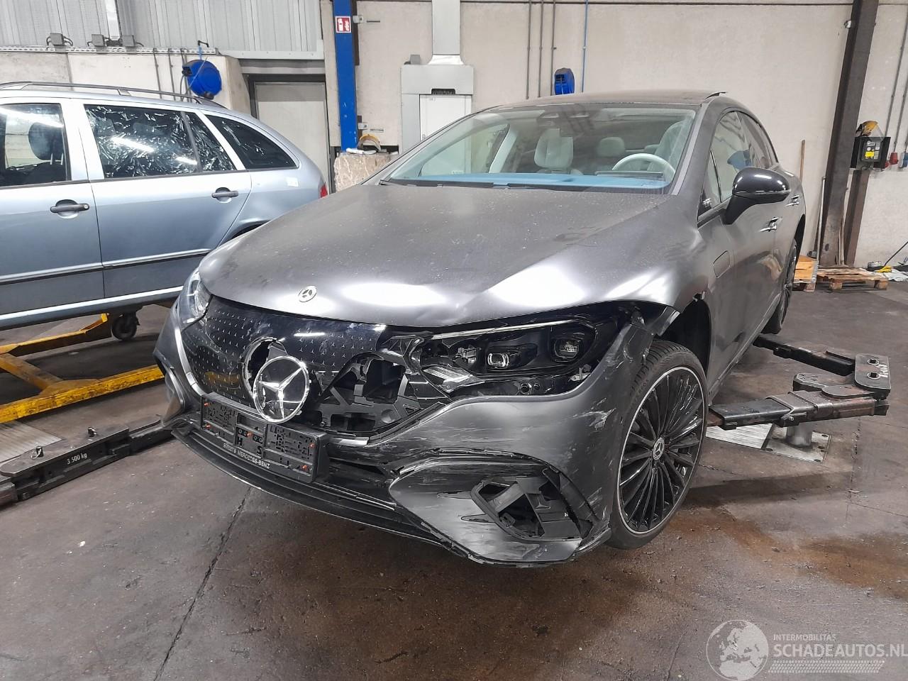 Mercedes EQE EQE (V295) Sedan 350 89/90 kWh (EM780.600) [215kW]  (07-2022/...)