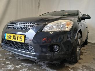 Schadeauto Kia Cee d Cee'd Sporty Wagon (EDF) Combi 1.4 16V (G4FA) [80kW]  (09-2007/12-2012=
) 2009/8