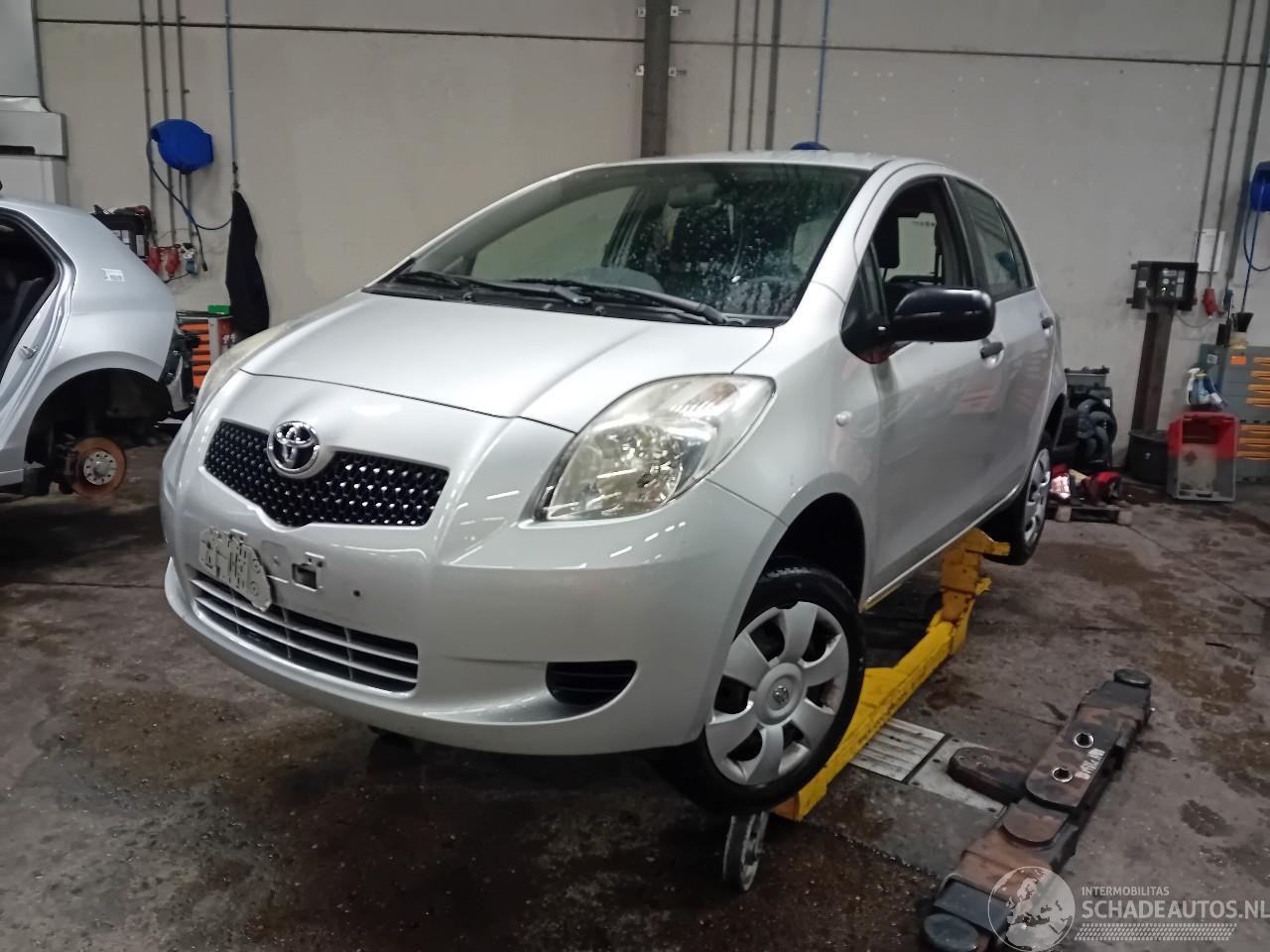 Toyota Yaris Yaris II (P9) Hatchback 1.3 16V VVT-i (2SZFE) [64kW]  (08-2005/11-2010=
)