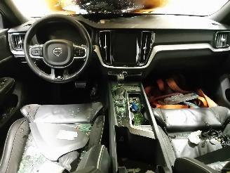 Volvo S-60 S60 III (ZS) Sedan 2.0 T5 16V (B4204T26) [184kW]  (02-2019/12-2021) picture 5