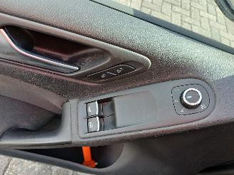 Volkswagen Golf Golf VI (5K1) Hatchback 1.2 TSI BlueMotion (CBZB) [77kW]  (11-2008/11-=
2012) picture 11