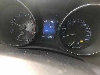 Toyota Auris Auris Touring Sports (E18) Combi 1.2 T 16V (8NR-FTS) [85kW]  (03-2015/=
12-2018) picture 2