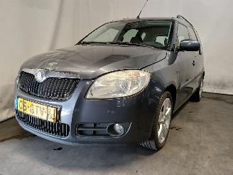 Salvage car Skoda Roomster Roomster (5J) MPV 1.4 16V (CGGB) [63kW]  (09-2006/05-2015) 2008/3