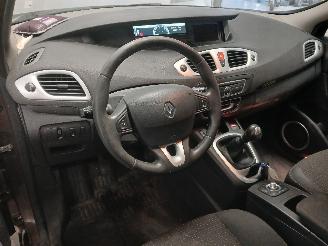 Renault Scenic Grand Scénic III (JZ) MPV 1.4 16V TCe 130 (H4J-700(H4J-A7)) [96kW]  =
(02-2009/12-2016) picture 12