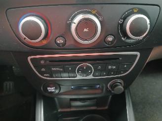 Renault Mégane Megane III Grandtour (KZ) Combi 5-drs 1.4 16V TCe 130 (H4J-700(H4J-A7)=
) [96kW]  (05-2009/02-2016) picture 16