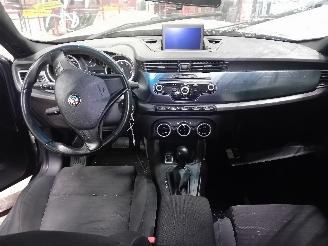 Alfa Romeo Giulietta Giulietta (940) Hatchback 1.4 TB 16V MultiAir (940.A.2000) [125kW]  (0=
4-2010/10-2018) picture 5