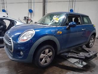 Vrakbiler auto Mini Mini Mini (F56) Hatchback 3-drs 1.5 12V One D (B37C15A) [70kW]  (03-2014/..=
=2E) 2015/0