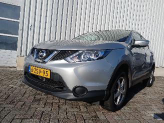 skadebil auto Nissan Qashqai Qashqai (J11) SUV 1.2 DIG-T 16V (HRA2DDT) [85kW]  (11-2013/...) 2014/4