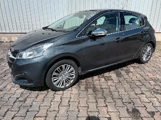Peugeot 208 208 I (CA/CC/CK/CL) Hatchback 1.6 Blue HDi 100 (DV6FD(BHY)) [73kW]  (0=
1-2015/12-2019) picture 3