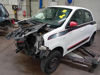 Uttjänta bilar auto Renault Twingo Twingo III (AH) Hatchback 5-drs 1.0 SCe 70 12V (H4D-400(H4D-A4)) [52kW=
]  (09-2014/...) 2015/8