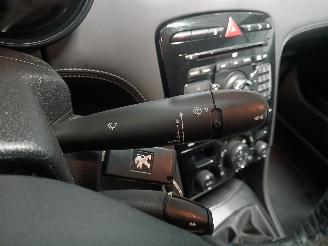 Peugeot RCZ RCZ (4J) Coupé 1.6 16V THP (EP6CDTX(5FU)) [147kW]  (06-2010/12-2015)= picture 14